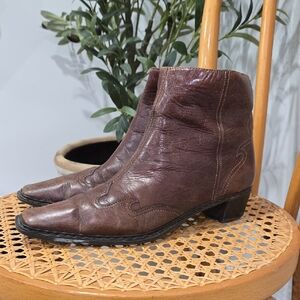 Vintage/Retro Y2K Rieker Brown Leather Cowboy/Western Ankle Boots